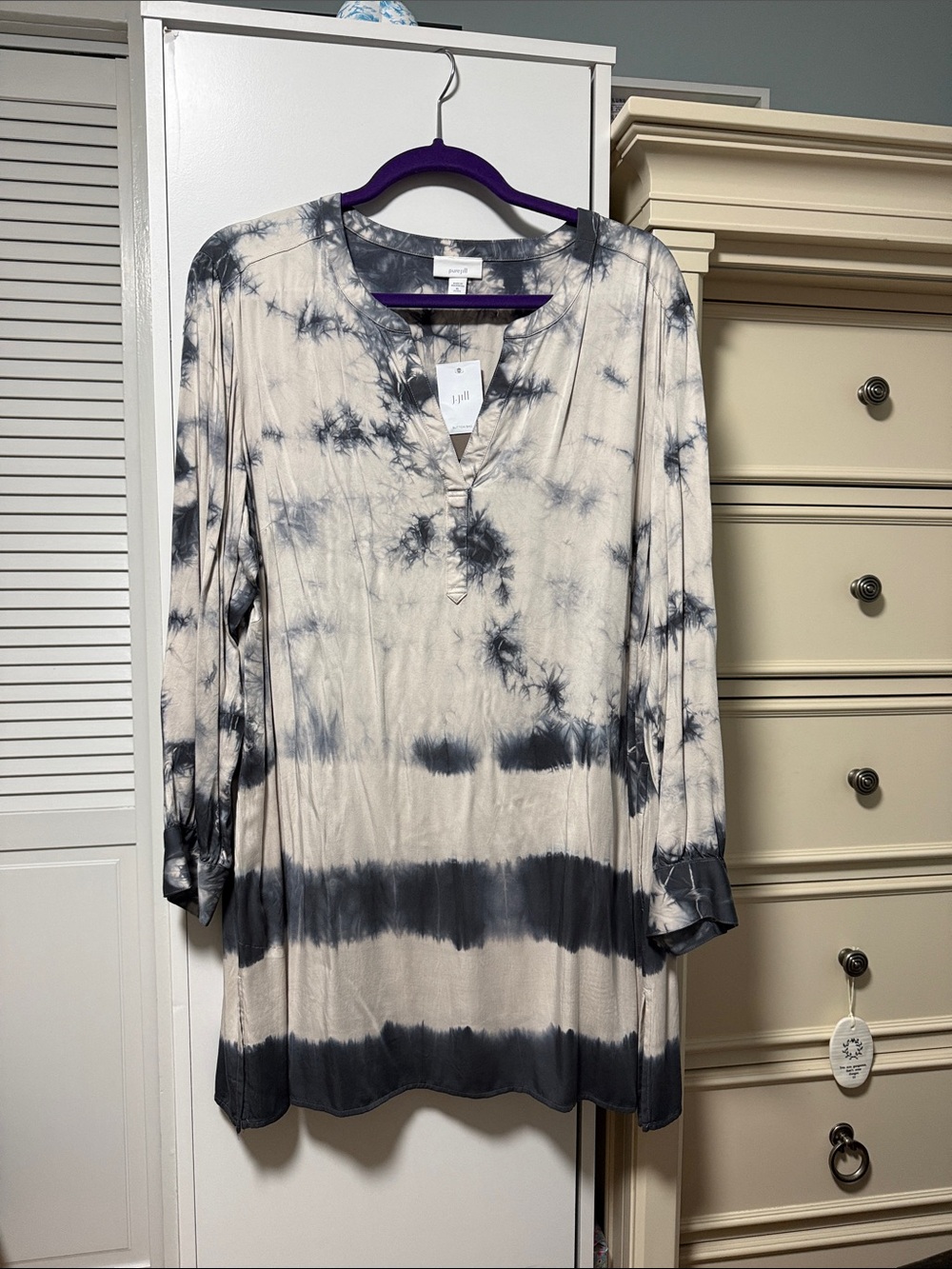 J. Jill Tie-Dye V-Neck Long Sleeve Tunic - White & Gray